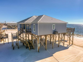 Awake on the Gulf - GULF FRONT! Gaze up at the stars from your large deck while listening to the waves crash, home